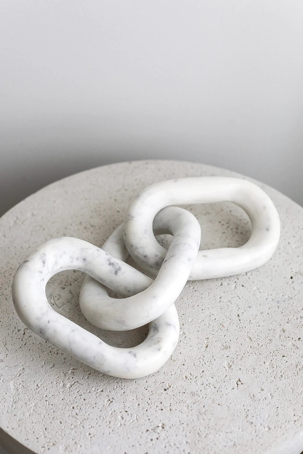 White Marble Link Chain Decor