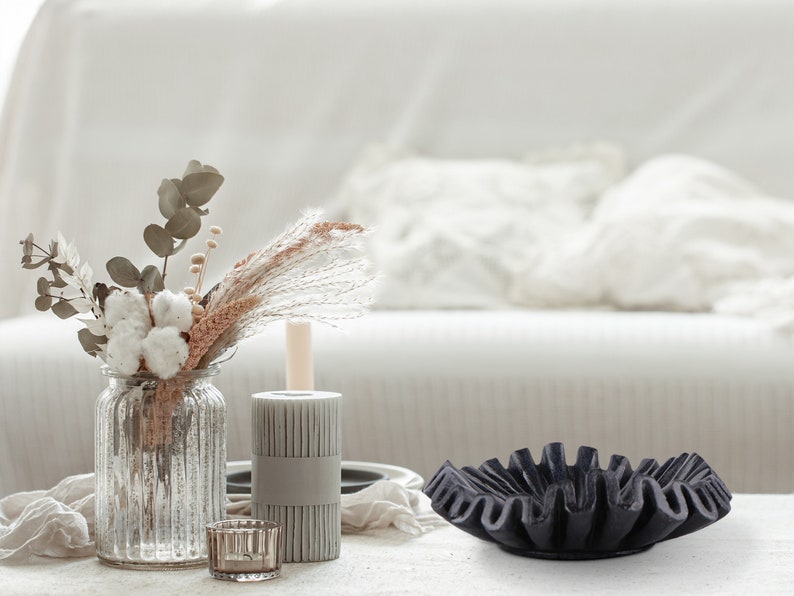 The Black Ruffle Bowl