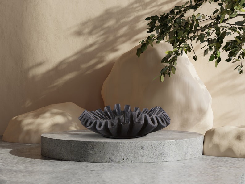 The Black Ruffle Bowl