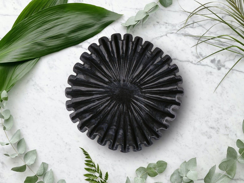 The Black Ruffle Bowl